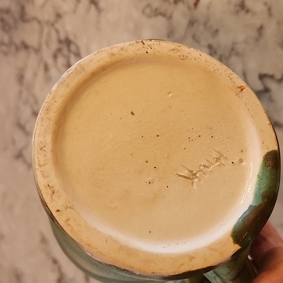 Leprechaun pottery tea mug - Picture 6 of 8